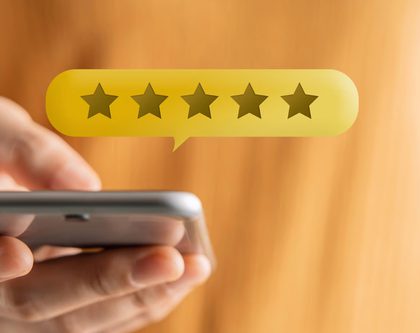 women-on-phone-with-reviews